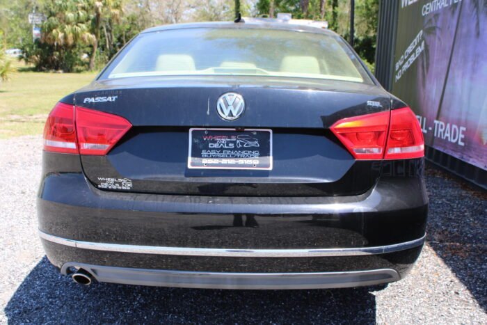2013 Volkswagen Passat - Photo 11
