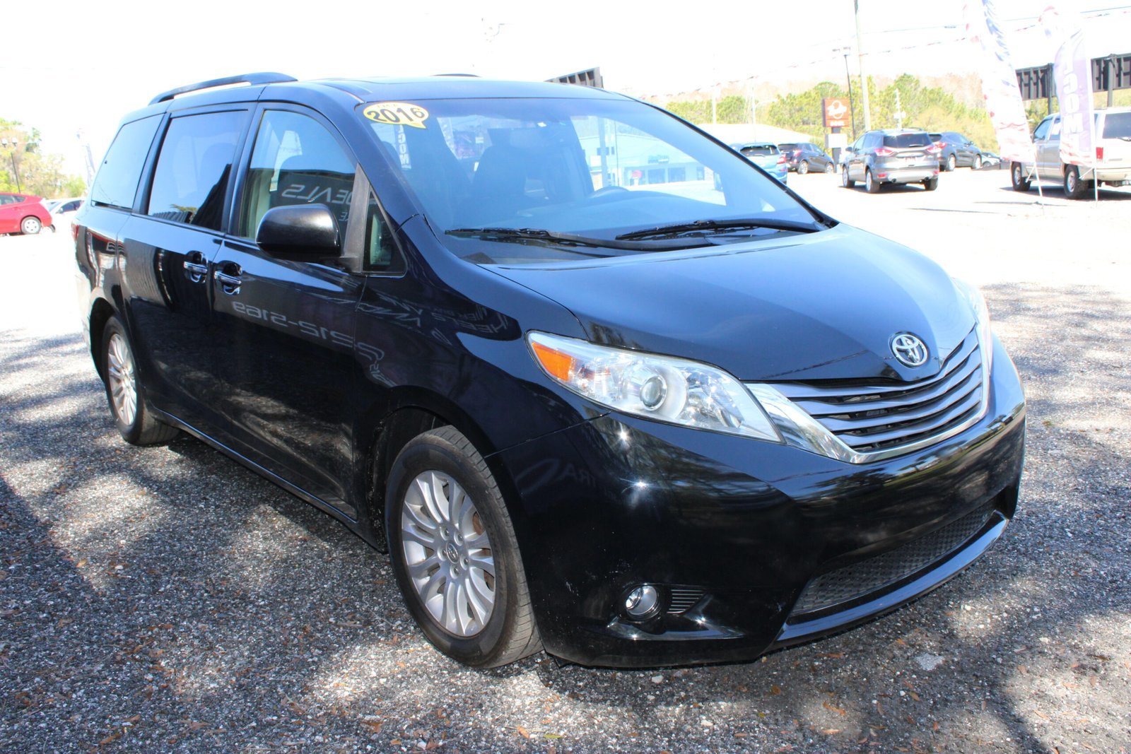 2016 Toyota Sienna XLE - Photo 6