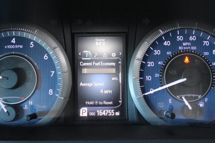 2016 Toyota Sienna XLE - Photo 9
