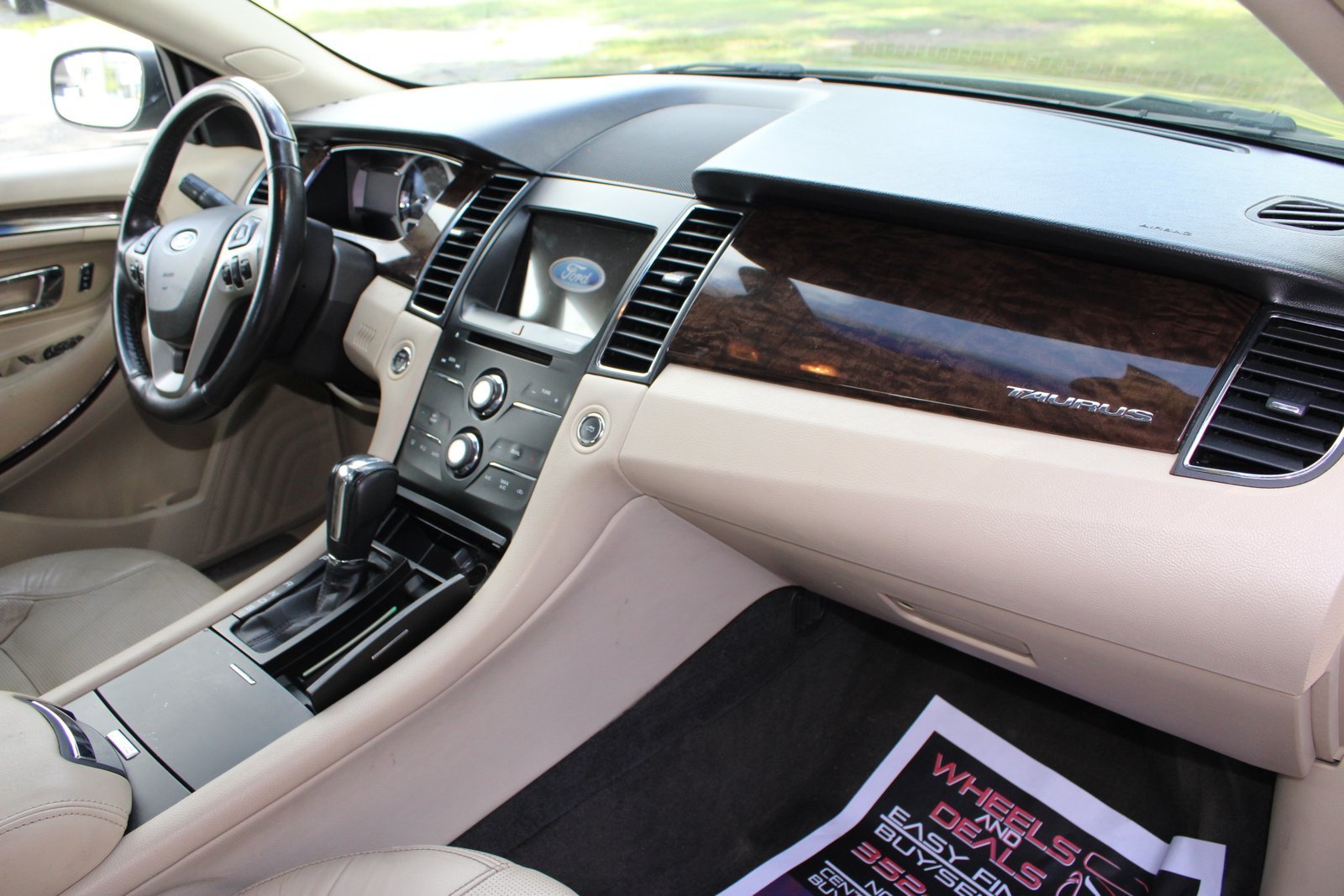 2016 Ford Taurus Limited - Photo 5