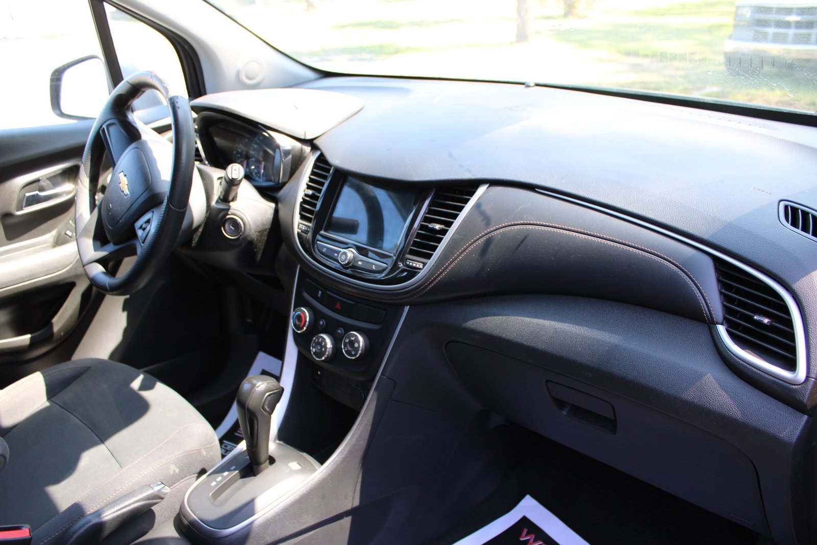 2019 Chevrolet Trax LS - Photo 6