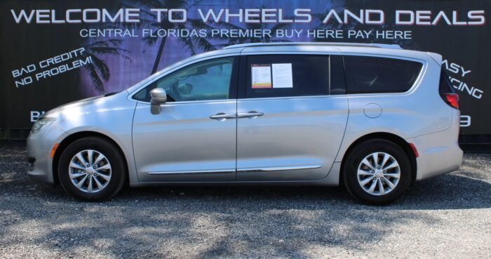 2019 Chrysler Pacifica Touring - Photo 8