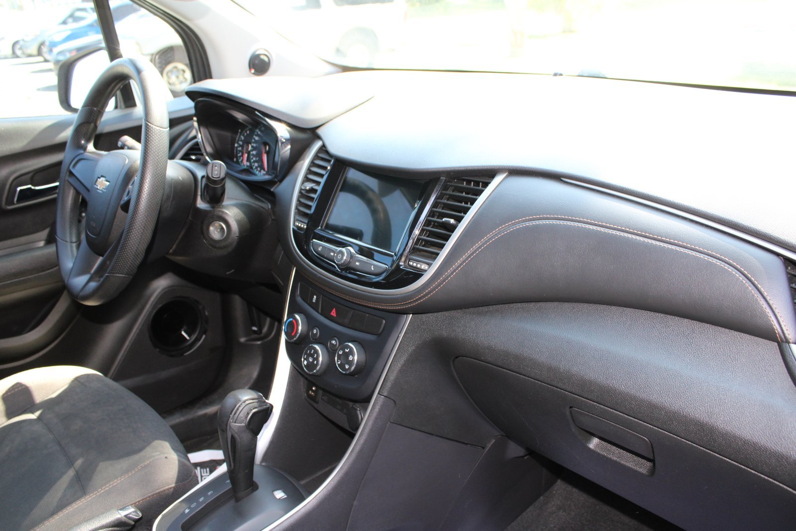 2018 Chevrolet Trax LS - Photo 5